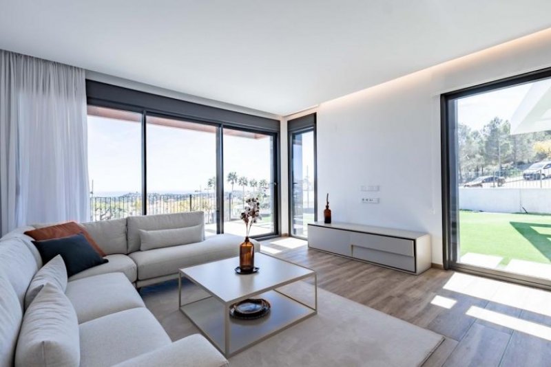 Polop Eingeschossige Villen mit 3 Schlafzimmern, 2 Bädern, optionaler Dachterrasse, Klimaanlage, Meerblick, Kfz-Stellplatz und Haus