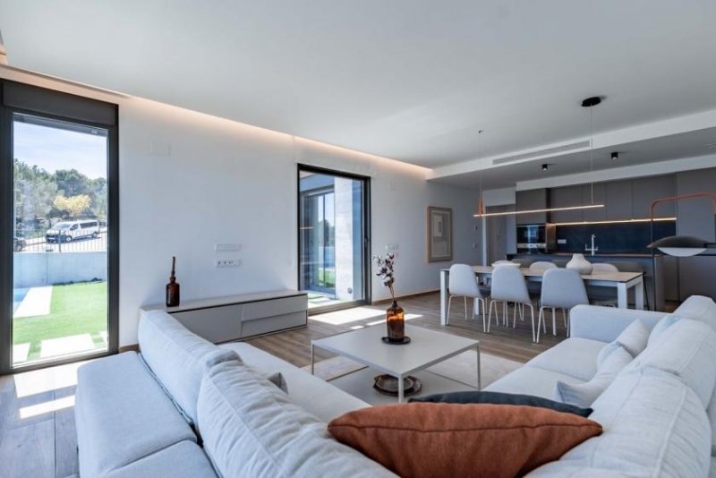 Polop Eingeschossige Villen mit 3 Schlafzimmern, 2 Bädern, optionaler Dachterrasse, Klimaanlage, Meerblick, Kfz-Stellplatz und Haus