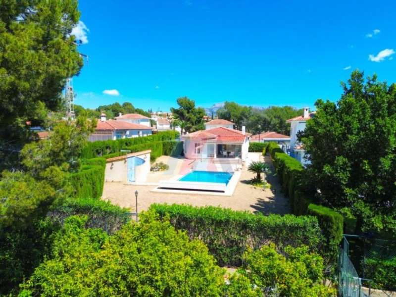 La Nucía Eingeschossige Villa mit 3 Schlafzimmern, 1 Bad, Garage und Privatpool in Barranco Hondo Haus kaufen