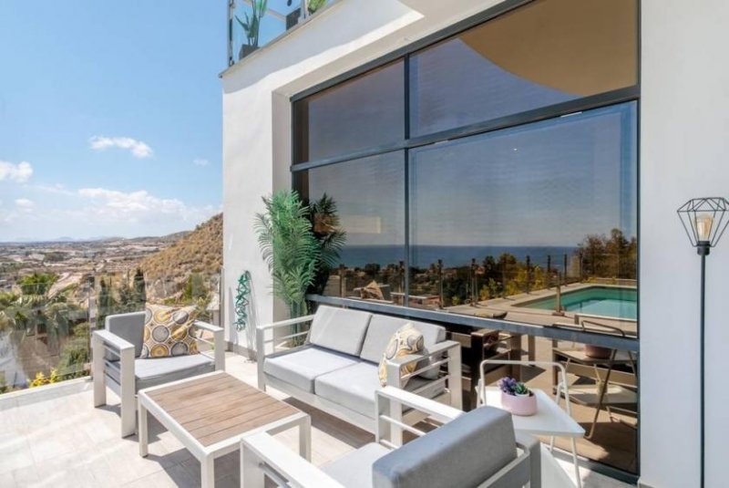 El Campello Moderne Villa mit beheiztem Pool und spektakulärem Panoramablick auf Küste und Meer und mit Vermietungslizenz Haus kaufen