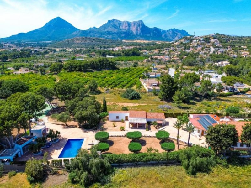 Alfaz del Pi Privates Anwesen im mediterranen Finca-Stil mit freiem Blick auf die Berge und großzügigen Außenbereichen Haus kaufen