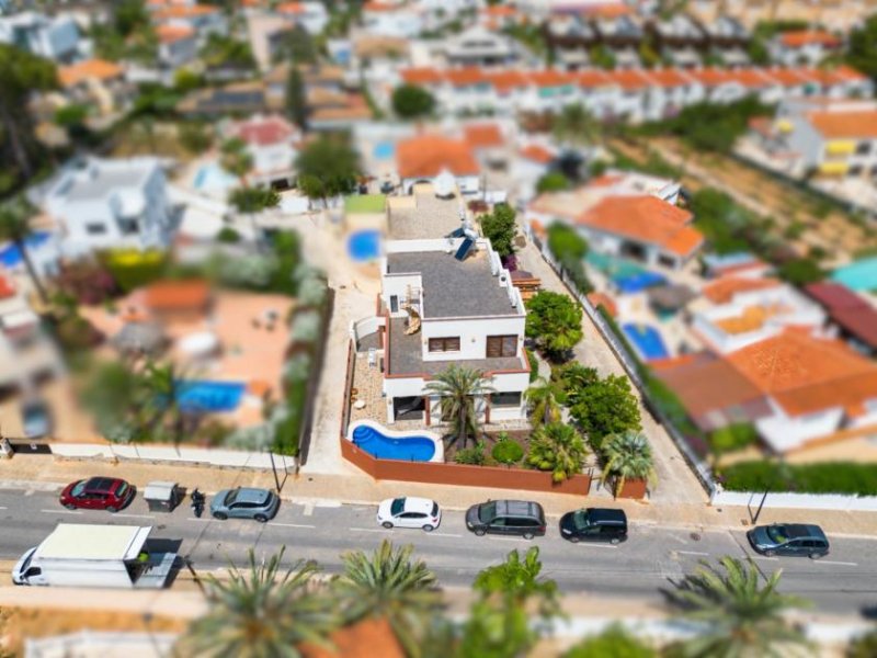 Albir Großzügige Villa nur wenige Schritte vom Zentrum von Albir und nur 920 m vom Strand entfernt Haus kaufen