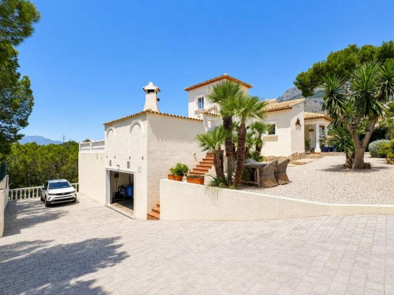 Altea Südlich ausgerichtete Villa in ausgezeichnetem Zustand mit Panoramablick auf das Meer und die Berge Haus kaufen