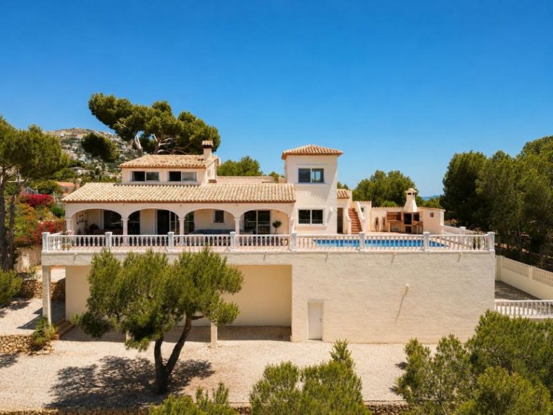 Altea Südlich ausgerichtete Villa in ausgezeichnetem Zustand mit Panoramablick auf das Meer und die Berge Haus kaufen