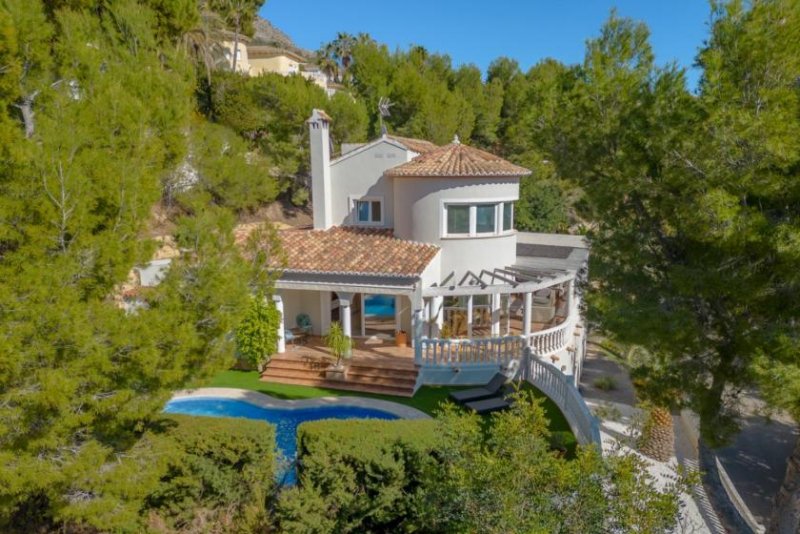 Altea Villa in mediterranem Stil mit beheiztem Pool und viel Privatsphäre in der Nähe des Golfplatzes von Altea Haus kaufen
