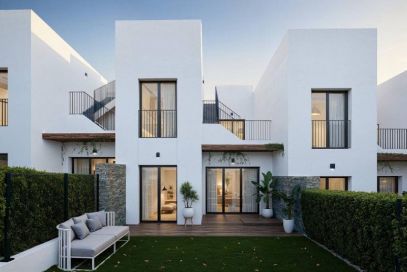 Orito Wunderschöne Reihenhäuser mit 3 Schlafzimmern, 3 Bädern, Keller, Dachterrasse, Kfz-Stellplatz und Gemeinschaftspool bei Golf