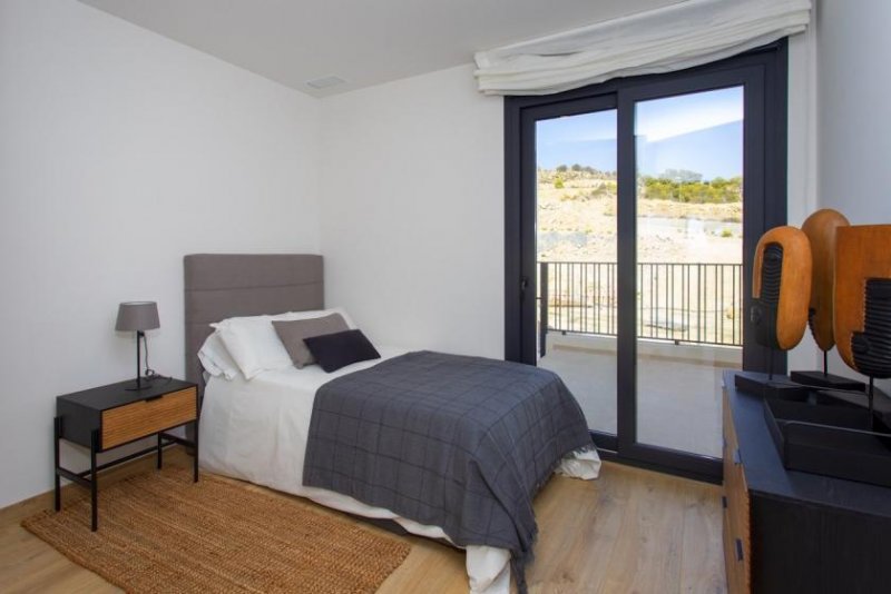 Orito Wunderschöne Reihenhäuser mit 3 Schlafzimmern, 3 Bädern, Keller, Dachterrasse, Kfz-Stellplatz und Gemeinschaftspool bei Golf