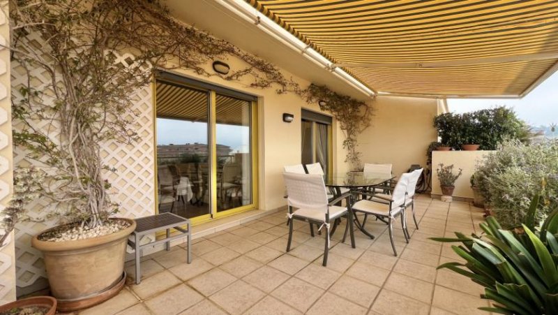 Denia Exklusives Duplex-Penthouse mit 4 Schlafzimmern und privatem Pool auf der Dachterrasse Wohnung kaufen
