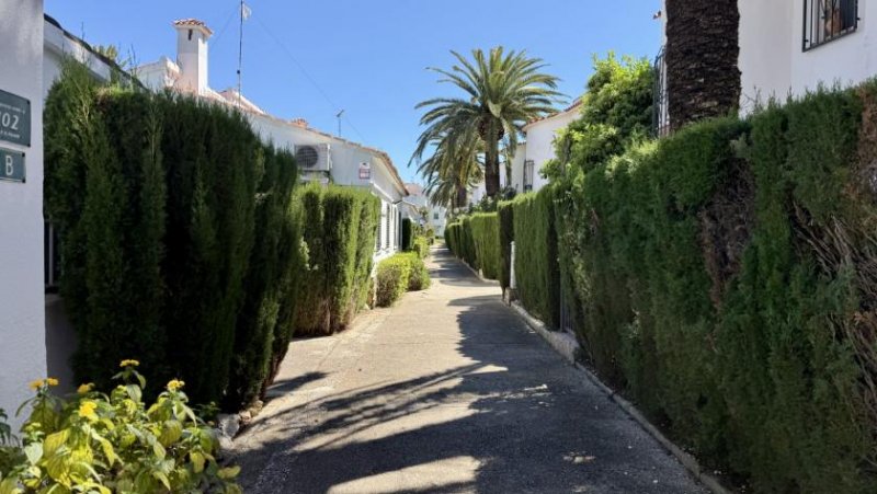 Denia Sehr gepflegtes Reihenhaus mit 3 Schlafzimmern in der beliebten Ferienanlage El Palmar mit großer Poollandschaft Haus kaufen