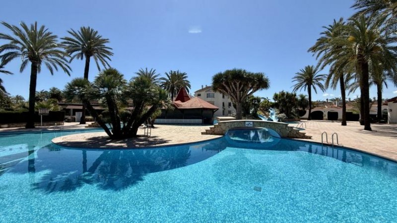 Denia Sehr gepflegtes Reihenhaus mit 3 Schlafzimmern in der beliebten Ferienanlage El Palmar mit großer Poollandschaft Haus kaufen