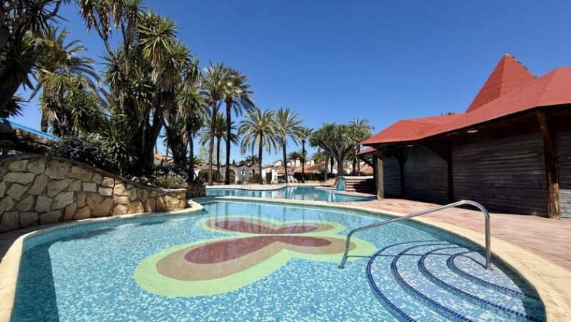 Denia Sehr gepflegtes Reihenhaus mit 3 Schlafzimmern in der beliebten Ferienanlage El Palmar mit großer Poollandschaft Haus kaufen