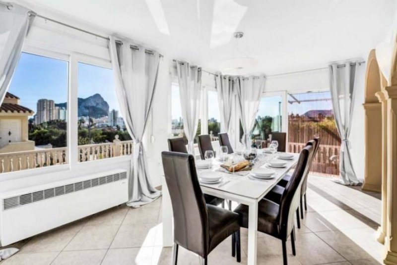 Calpe Ansprechende Villa mit 3 Schlafzimmern, 2 Bädern, Garage, Privatpool, Meerblick und Blick auf den Peñon de Ifach Haus kaufen