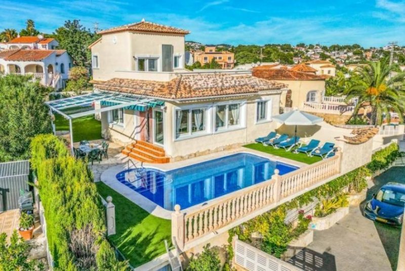 Calpe Ansprechende Villa mit 3 Schlafzimmern, 2 Bädern, Garage, Privatpool, Meerblick und Blick auf den Peñon de Ifach Haus kaufen