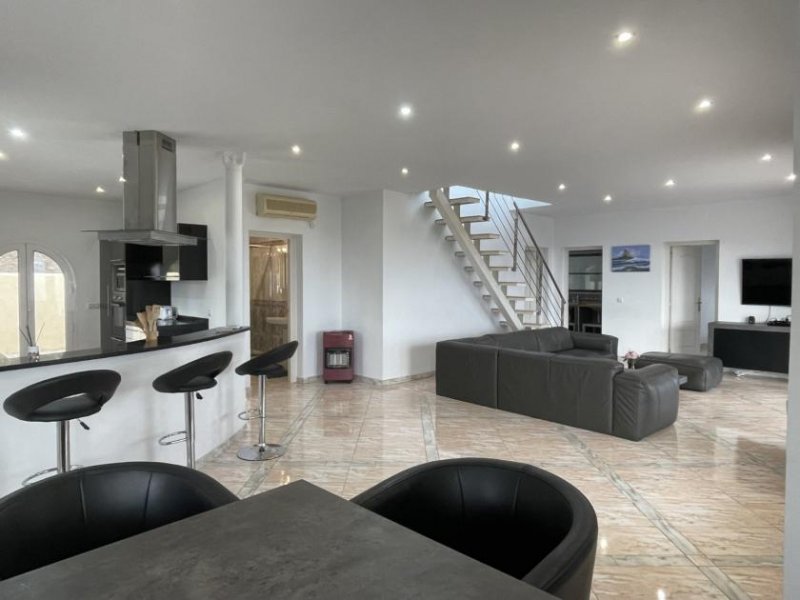 Calpe Exklusive Villa mit 2 Wohneinheiten, Privatpool und Meerblick Haus kaufen