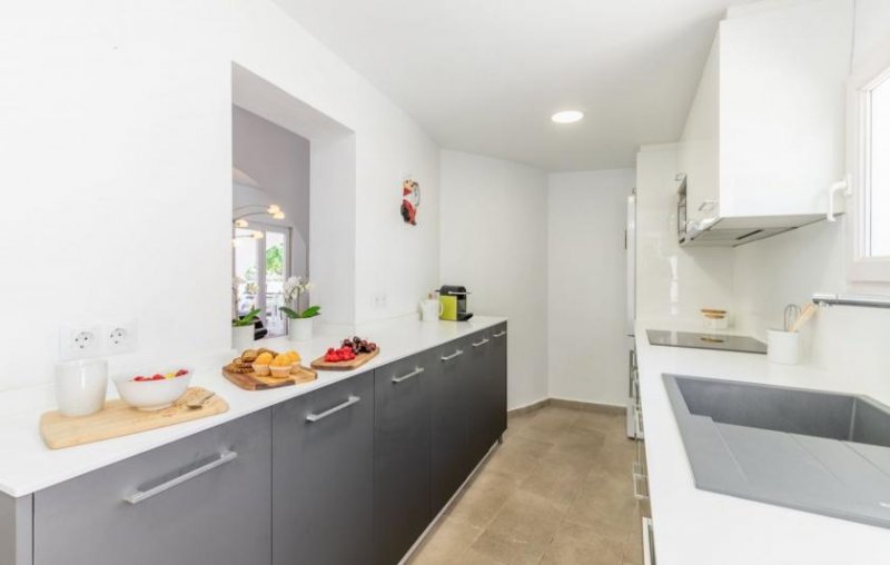 Benissa Beeindruckende renovierte Villa mit 3 Schlafzimmern, 3 Bädern, Privatpool und Vermietlizenz, nur 2 Gehminuten vom Strand Haus