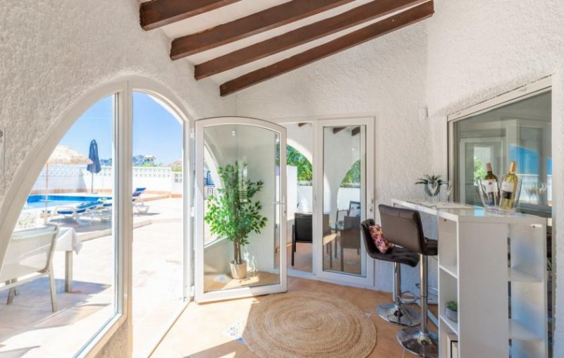 Benissa Beeindruckende renovierte Villa mit 3 Schlafzimmern, 3 Bädern, Privatpool und Vermietlizenz, nur 2 Gehminuten vom Strand Haus