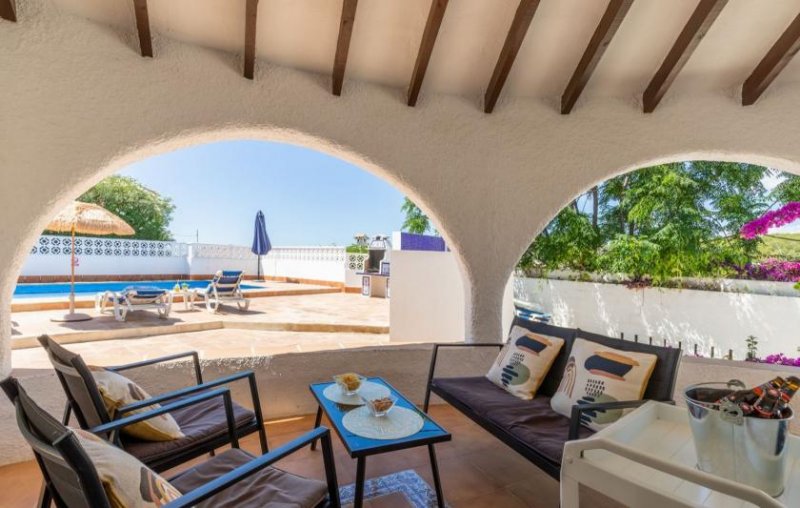 Benissa Beeindruckende renovierte Villa mit 3 Schlafzimmern, 3 Bädern, Privatpool und Vermietlizenz, nur 2 Gehminuten vom Strand Haus