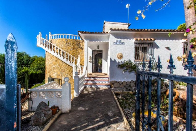 Benissa Traditionelle und großzügige Villa mit Privatpool, Garage und Dachterrasse mit Meerblick Haus kaufen