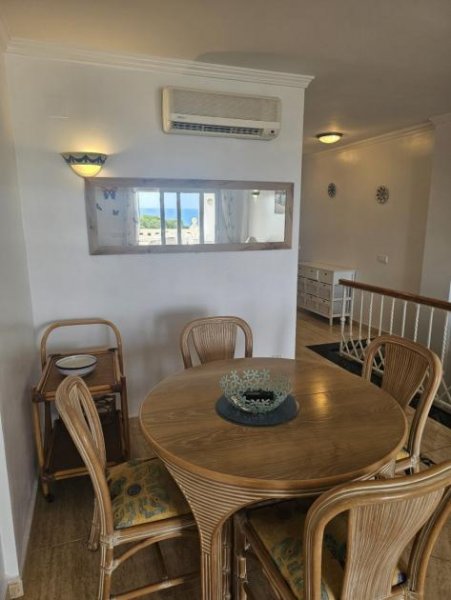 Moraira Maisonette-Wohnung mit 2 Schlafzimmern, 1 Bad, 2 Tiefgaragenstellplätzen, Gemeinschaftspool und Meerblick Wohnung kaufen