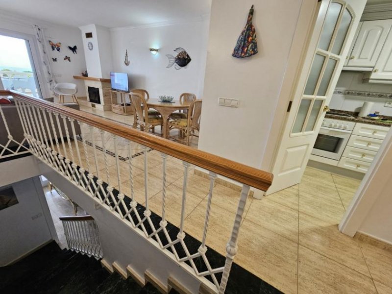 Moraira Maisonette-Wohnung mit 2 Schlafzimmern, 1 Bad, 2 Tiefgaragenstellplätzen, Gemeinschaftspool und Meerblick Wohnung kaufen