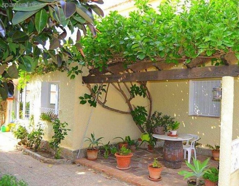 Javea Xabia freistehende 251qm Villa, 4 Schlafzimmer, 2 Bäder, Schwimmbecken, Garage, 913qm Grund, Javea nahe Denia Haus kaufen