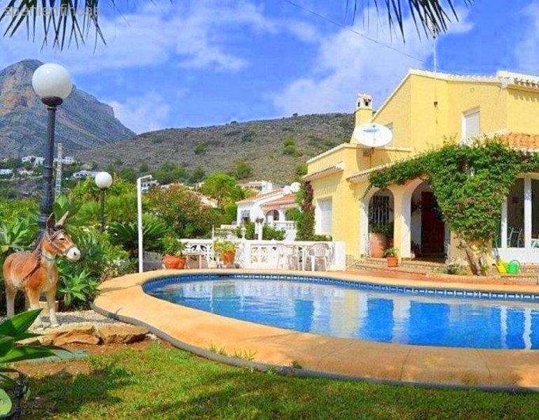 Javea Xabia freistehende 251qm Villa, 4 Schlafzimmer, 2 Bäder, Schwimmbecken, Garage, 913qm Grund, Javea nahe Denia Haus kaufen