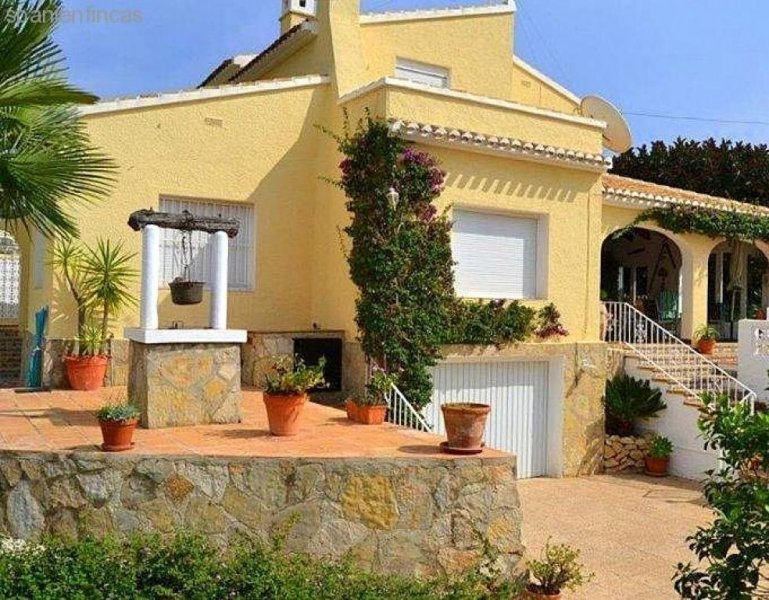 Javea Xabia freistehende 251qm Villa, 4 Schlafzimmer, 2 Bäder, Schwimmbecken, Garage, 913qm Grund, Javea nahe Denia Haus kaufen