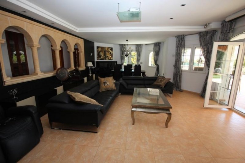 Javea Erstklassige Villa mit Infinity-Pool, Barbecue, Spielplatz, Doppelgarage, Keller, Garten, Balkon, Terrasse, viele Details, auf