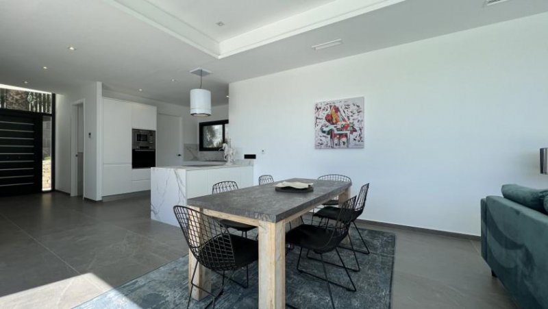 Javea Moderne, aufregende Architektur-Villa in exponierter Lage von Javea mit Vermietungslizenz Haus kaufen