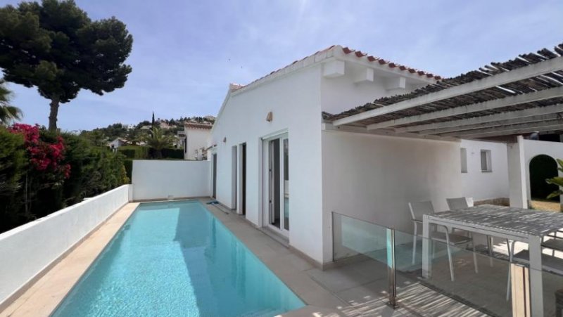 Pedreguer Modernisiertes Wohlfühlhaus mit Pool und Dachterrasse in der beliebten Urbanisation La Sella - Nähe Golfplatz und Meer Haus