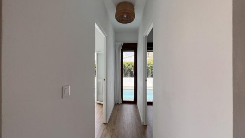 Pedreguer Modernisiertes Wohlfühlhaus mit Pool und Dachterrasse in der beliebten Urbanisation La Sella - Nähe Golfplatz und Meer Haus