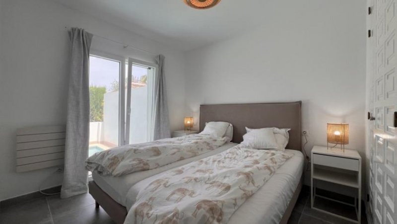 Pedreguer Modernisiertes Wohlfühlhaus mit Pool und Dachterrasse in der beliebten Urbanisation La Sella - Nähe Golfplatz und Meer Haus