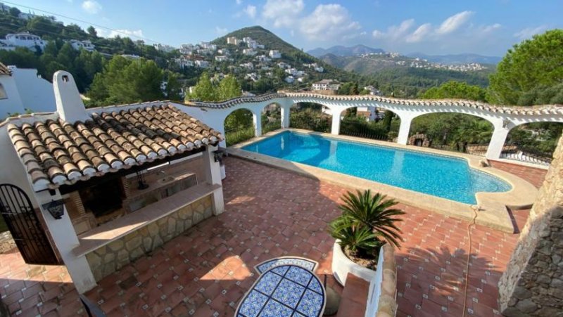 Pego-Monte Pego Villa mit großem Grundstück und ebener Zufahrt, herrlichem Ausblick, großen Terrassen, BBQ, ZH, Klima, Garage u.v.a.m. Haus