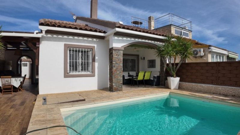 Vergel Renovierte Doppelhaushälfte mit 3 Schlafzimmern, 2 Bädern und Privatpool in Strandnähe Haus kaufen