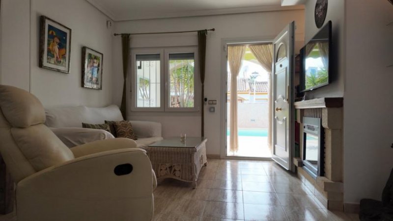 Vergel Renovierte Doppelhaushälfte mit 3 Schlafzimmern, 2 Bädern und Privatpool in Strandnähe Haus kaufen