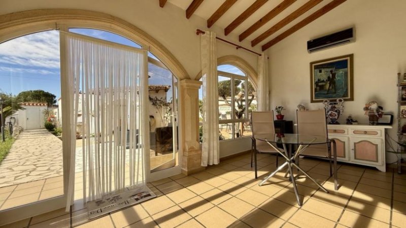 Denia Villa mit 3 Schlafzimmern und 3 Bädern nur 400 Meter vom Strand Les Deveses entfernt Haus kaufen