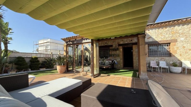 Els Poblets Exklusive Villa im mediterranen Stil, die Luxus, Energieeffizienz und hochwertige Materialien vereint Haus kaufen