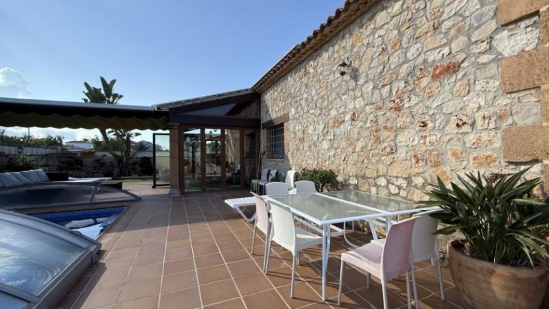 Els Poblets Exklusive Villa im mediterranen Stil, die Luxus, Energieeffizienz und hochwertige Materialien vereint Haus kaufen