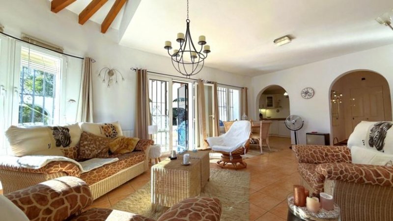 Pego-Monte Pego Ebenerdiges Sonnenhaus am Monte Pego mit Pool und Terrasse Haus kaufen