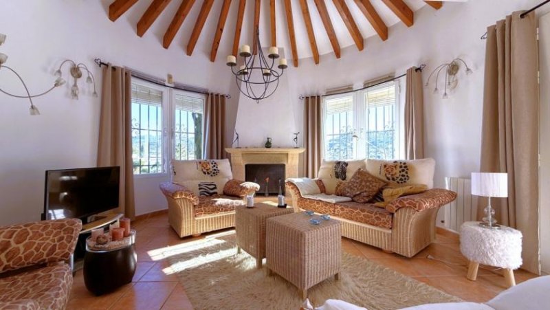 Pego-Monte Pego Ebenerdiges Sonnenhaus am Monte Pego mit Pool und Terrasse Haus kaufen