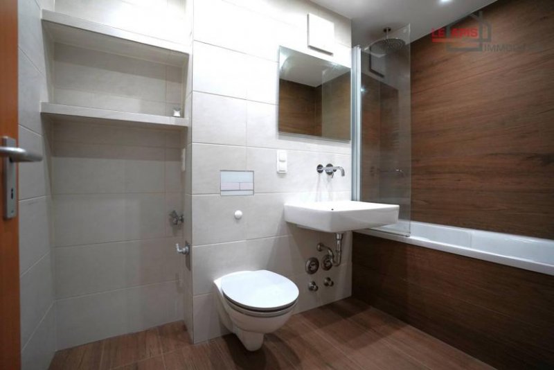 Leipzig SCHICKE DG-3-RWG MIT BALKON, EBK, BAD UND TG-STELLPL. IM BELIEBTEN STADTTEIL LEIPZIG-LAUSEN Wohnung kaufen