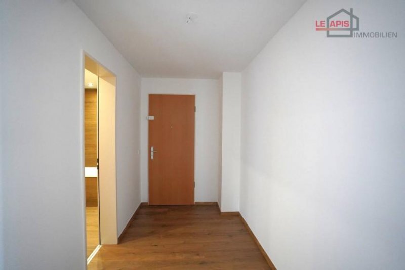 Leipzig SCHICKE DG-3-RWG MIT BALKON, EBK, BAD UND TG-STELLPL. IM BELIEBTEN STADTTEIL LEIPZIG-LAUSEN Wohnung kaufen