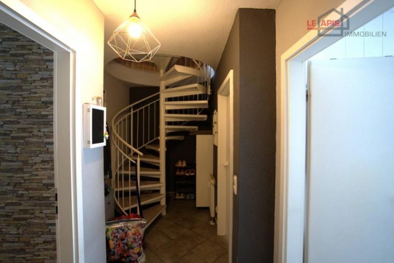 Leipzig IDYLLISCH GELEGENE DG-MAIS.-3-RWG M. EBK, 2 BK U. TG-STELLPL. IM BELIEBTEN LPZ.-LIEBERTWOLKWITZ Wohnung kaufen