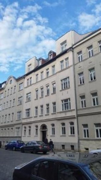 Leipzig * Vermietete und günstige DG 3-Zimmerwohnung mit Wannenbad, EBK und Laminat in ruhiger Lage! * Gewerbe kaufen