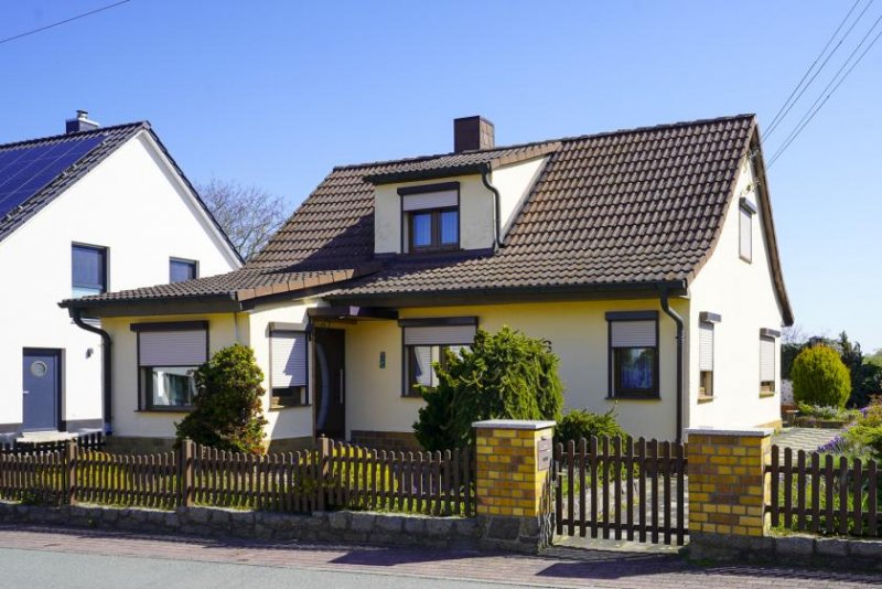 Taucha (Landkreis Nordsachsen) Charmantes EFH mit Garage, Nebengeb. u. Grundstück in einer idyllischen sowie grünen Oase v. Taucha Haus kaufen