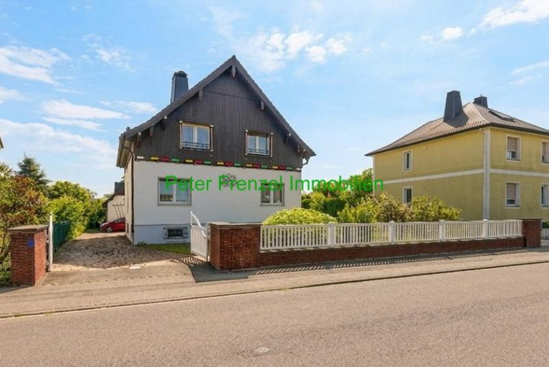 Naunhof gepflegtes Einfamilienhaus mit Pool, großem Garten und 2 Garagen Haus kaufen