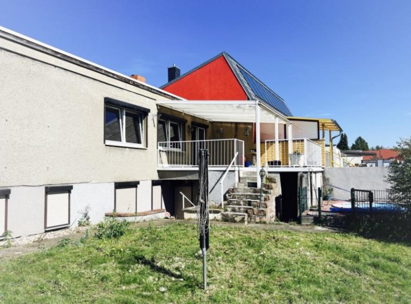 Halle (Saale) Doppelhaushälfte im Bungalowstil mit Einliegerwohnung in Halle-Büschdorf Haus kaufen