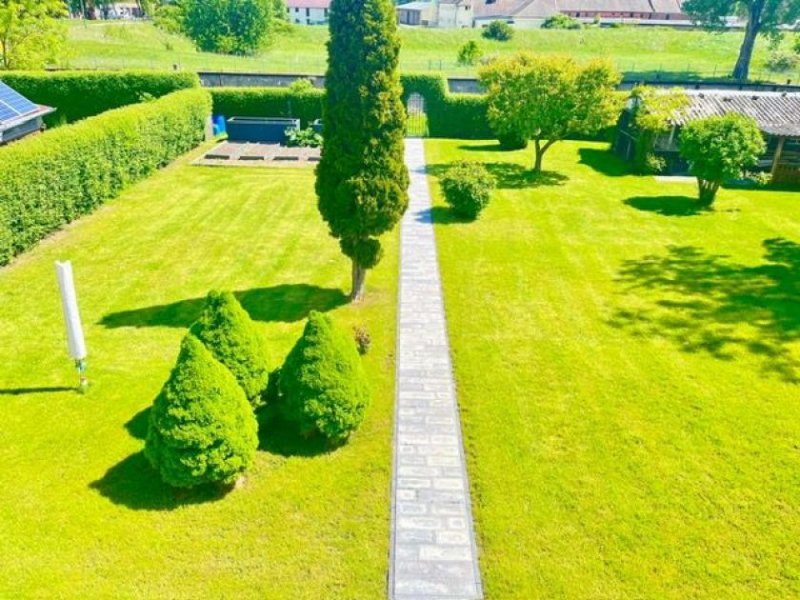 Merseburg Tolle DHH in absolut ruhiger Lage+großer Garten+Doppelgarage+Brunnen+Kamin+EBK Haus kaufen