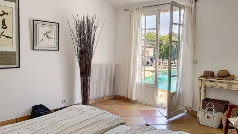 Mougins SANREALTY | Charmante Villa gelegen in einem gesicherten Wohnviertel in Mougins Haus kaufen