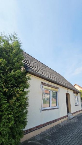 Oranienbaum Willkommen in einem Haus, das bereit ist für einen kompletten Neustart - und für Menschen, die genau das suchen. Haus kaufen